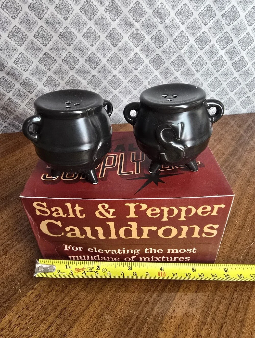 Black Cauldron Salt & Pepper Shaker Set NIB